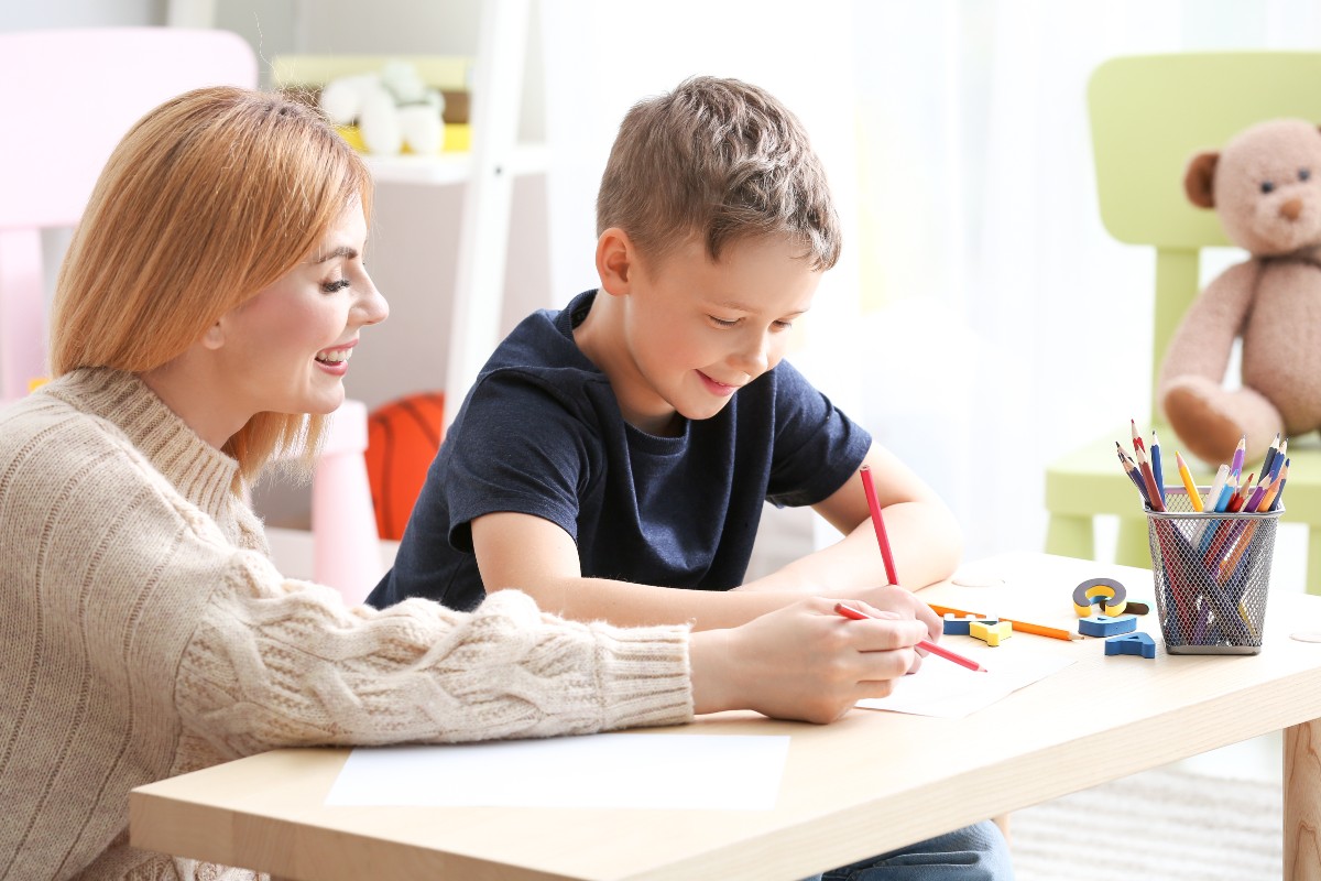 Autismo, la Giornata della consapevolezza si illumina di blu: come celebrarla e le iniziative rivolte ai bambini 1 giornata consapevolezza autismo