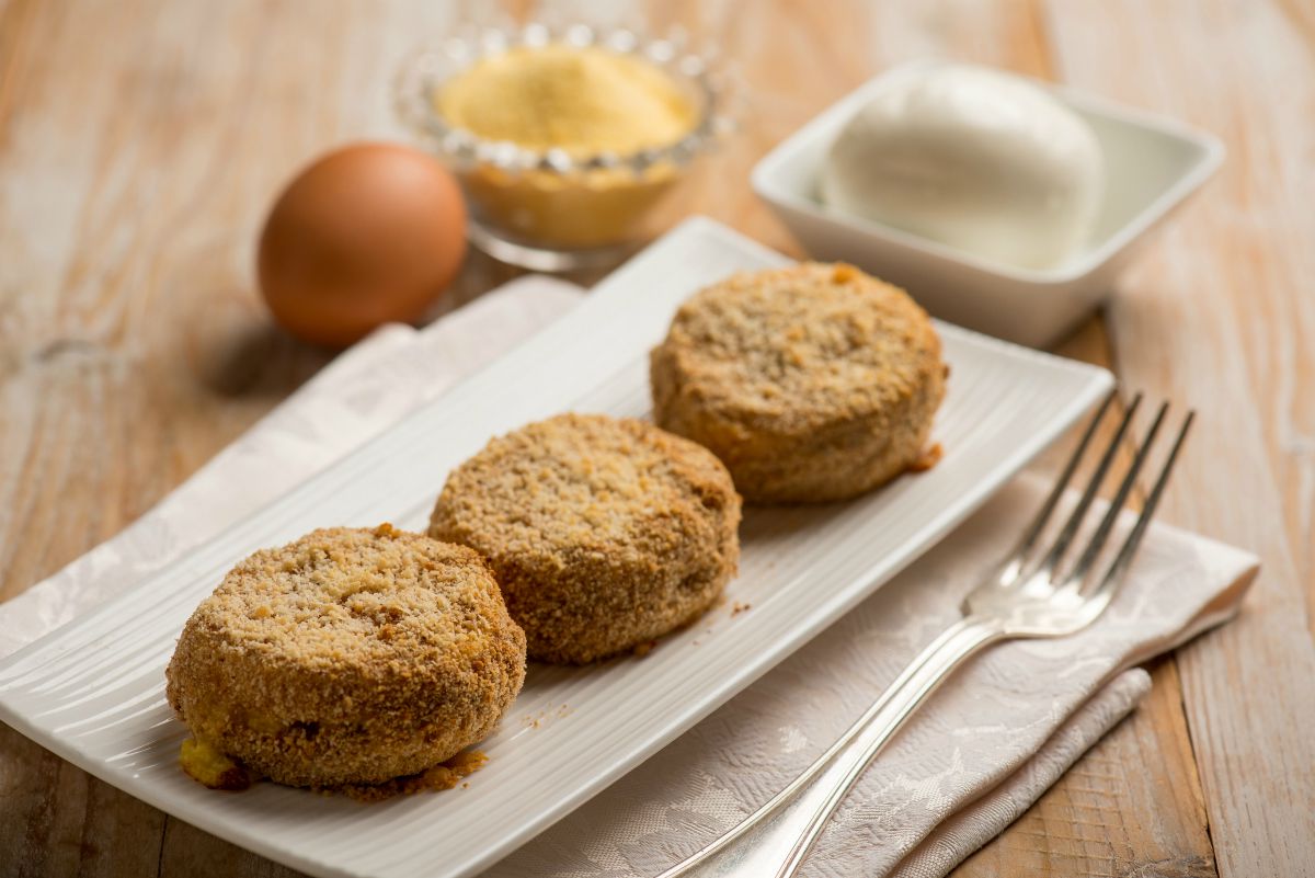 Le migliori ricette con la mozzarella: proposte sane e leggere dall'antipasto al secondo 2 Ricette con la mozzarella: mozzarella in carrozza