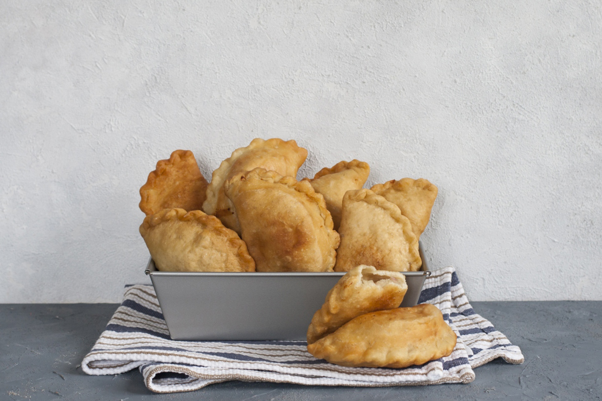 Le migliori ricette con la mozzarella: proposte sane e leggere dall'antipasto al secondo 7 Ricette con mozzarella: Panzerotti al forno senza glutine