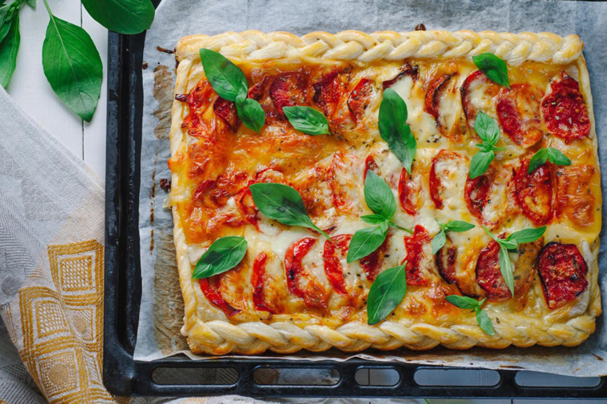 Le migliori ricette con la mozzarella: proposte sane e leggere dall'antipasto al secondo 5 ricette con la mozzarella : Torta salata pomodoro e mozzarella