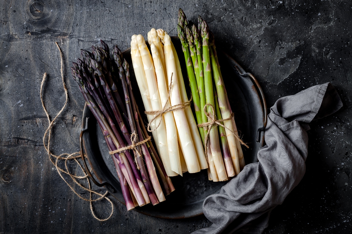 I cibi con meno di 50 calorie, perfetti per la dieta 25 asparagi