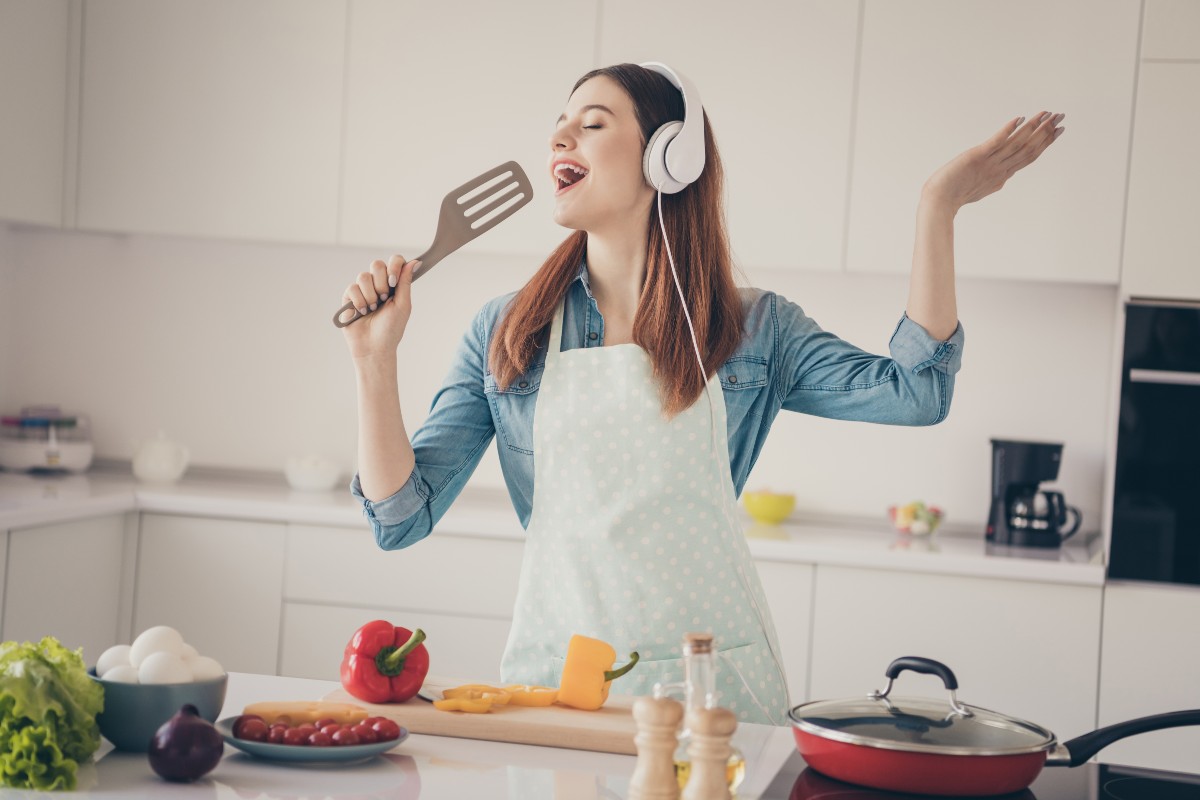 Cantare fa bene e ti fa anche dimagrire: scopri i motivi per cominciare subito 1 Cantare fa bene e ti fa anche dimagrire: benefici a dieta