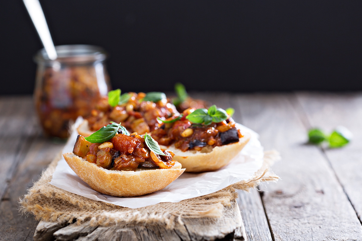 Caponata, la ricetta tradizionale del delizioso contorno siciliano 4 caponata di melanzane
