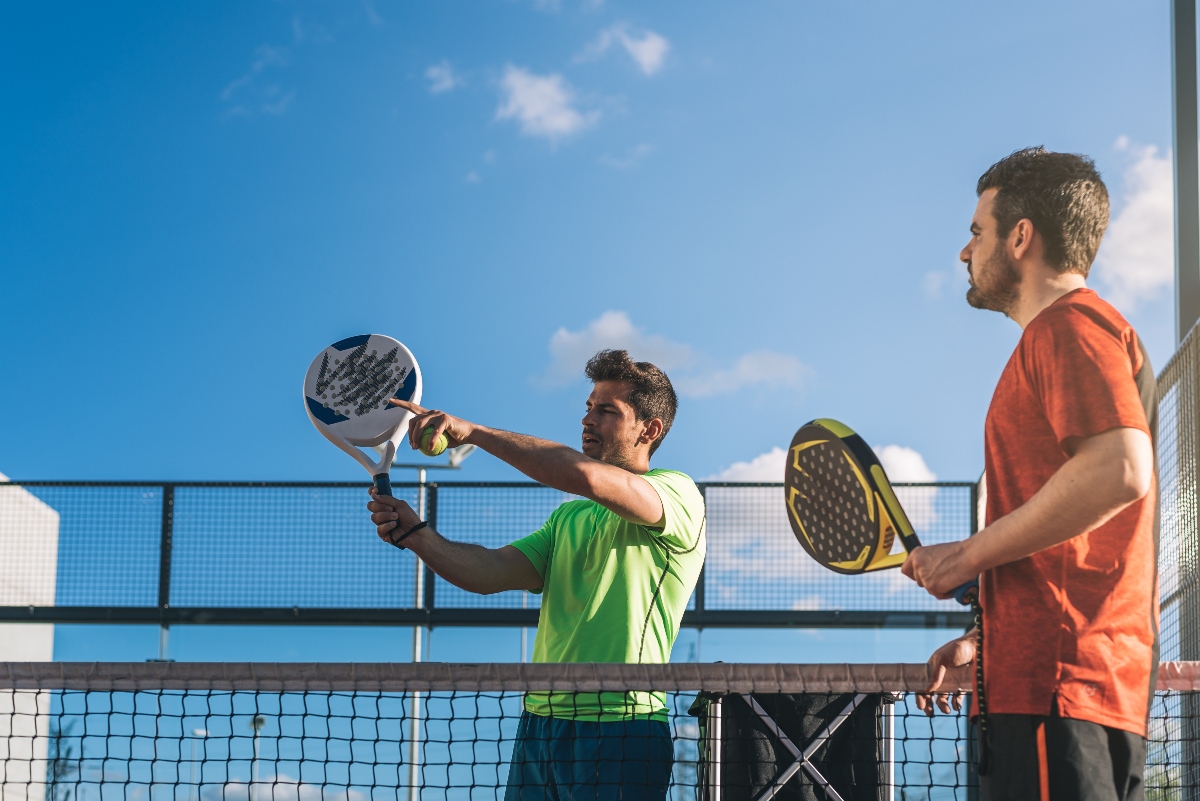 Paddle tennis: che cos’è, regole, differenze con il tennis, benefici 6 Come scegliere la racchetta da paddle