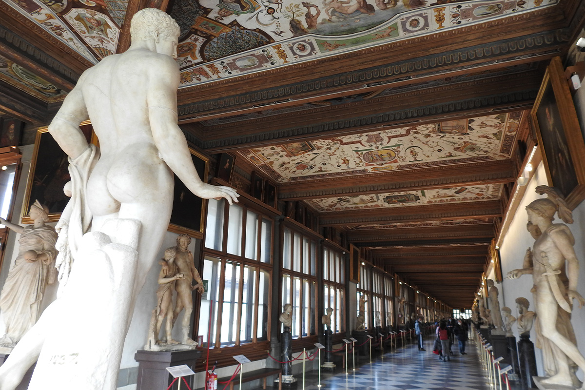 Alla scoperta di Firenze: gli Uffizi e i capolavori divini a misura d’uomo 1 Alla scoperta di Firenze: corridoio degli Uffici