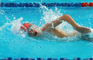 Allenamento nuoto intermedio: che cos&rsquo;&egrave;, benefici, tabelle di allenamento per ritrovare la forma