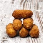 Crocchette di patate, la ricetta classica di un piatto goloso 1 crocchette di patate: un antipasto goloso