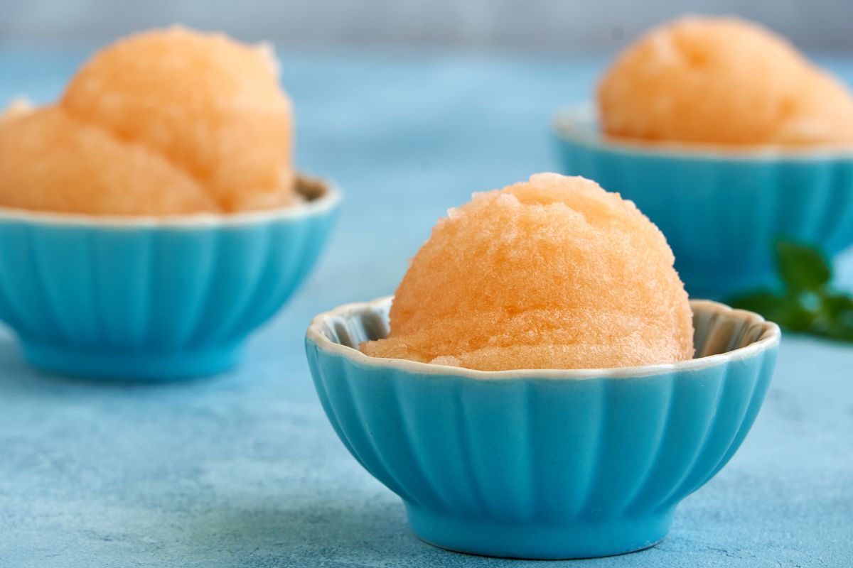 Gelato al melone, un dessert fresco e leggero da fare in casa 2 gelato al melone: fresco e dolcissimo