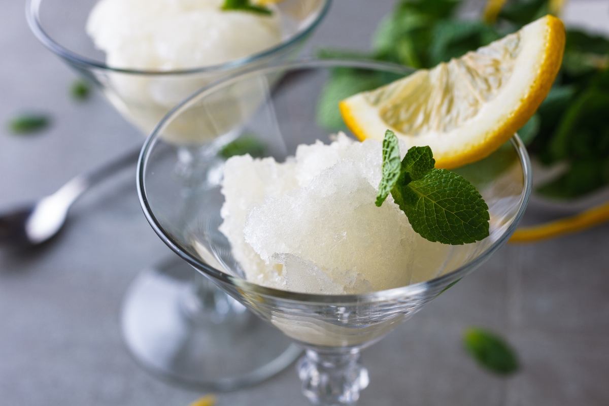 Ricette con il limone: le proposte fresche e nutrienti di Melarossa 15 Granita di limone: ricetta