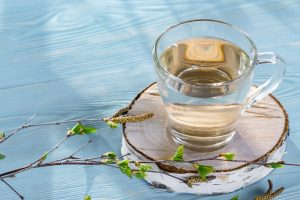Linfa di betulla: cos&rsquo;&egrave;, benefici, propriet&agrave; medicinali e nutrizionali, per cosa si usa,  controindicazioni