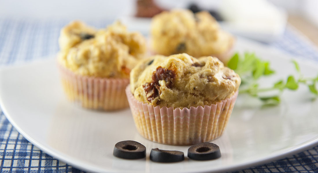 Muffin salati: la ricetta base e le varianti veloci e gustose 9 muffin salati feta e olive