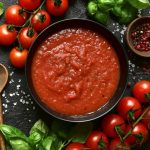 Passata di pomodoro fatta in casa: la ricetta e come farla 1 Ricetta passata di pomodoro