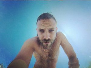 Giornata europea della Sindrome di Tourette: da Alessandro Borghi a Tix, come vivere la malattia con creativit&agrave;