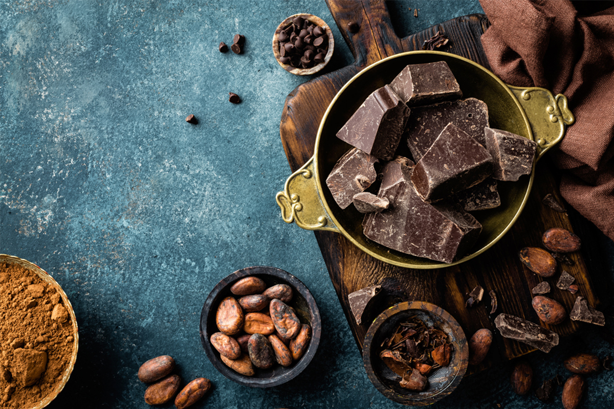 Gli alimenti con meno di 120 calorie da inserire nella tua dieta 6 Alimenti con meno di 120 calorie: cioccolato