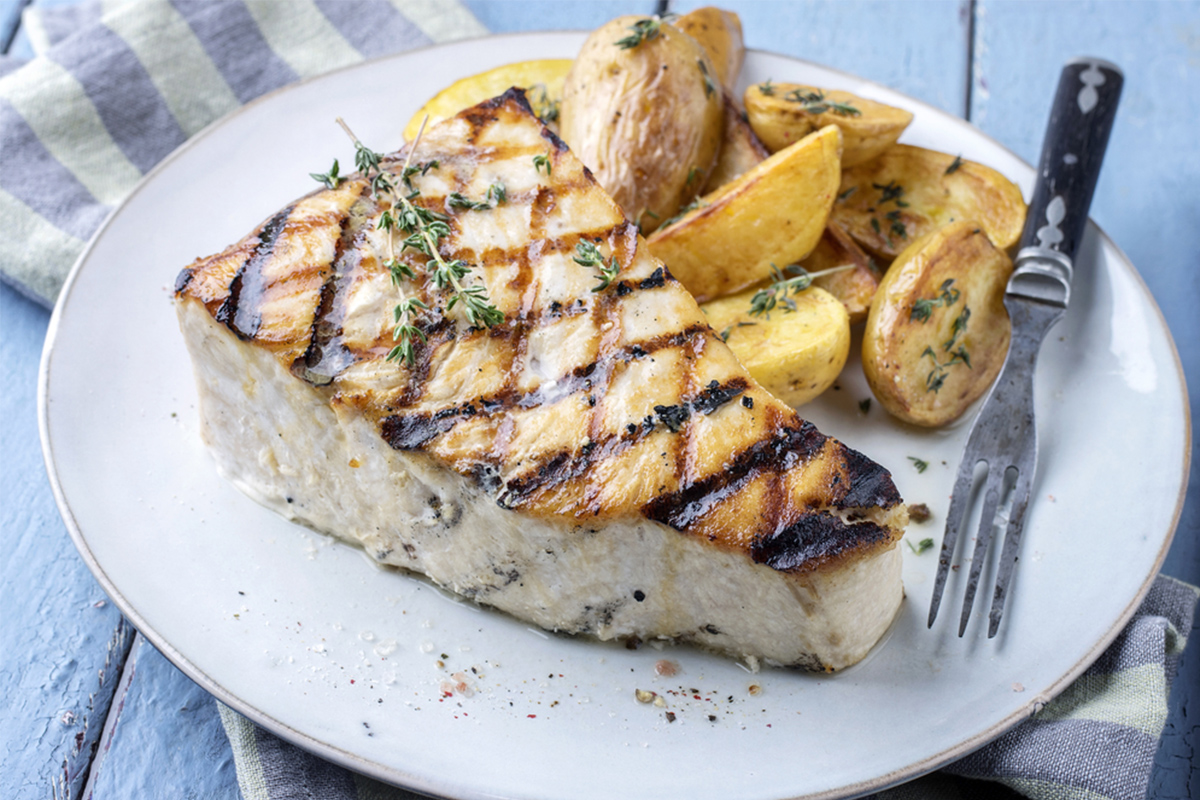 Gli alimenti con meno di 120 calorie da inserire nella tua dieta 26 Alimenti con meno di 120 calorie: pesce spada