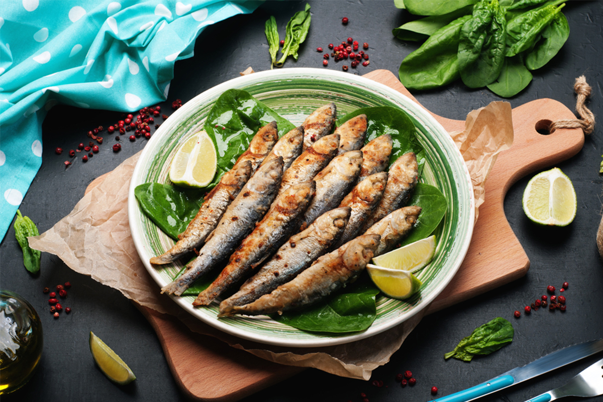 Gli alimenti con meno di 120 calorie da inserire nella tua dieta 43 Alimenti con meno di 120 calorie: sardine