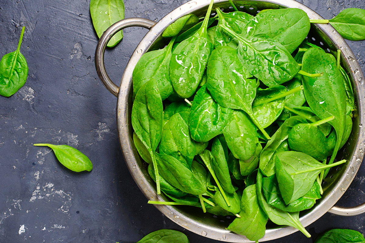 Gli alimenti con meno di 120 calorie da inserire nella tua dieta 11 Alimenti con meno di 120 calorie: spinaci