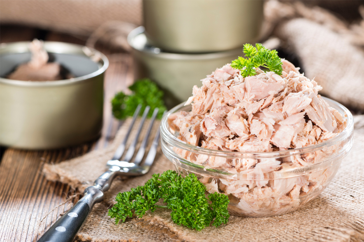 Gli alimenti con meno di 120 calorie da inserire nella tua dieta 38 Alimenti con meno di 120 calorie: tonno
