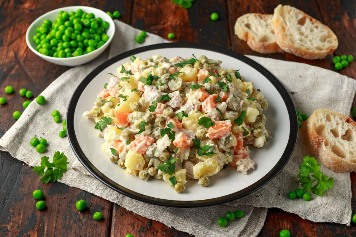 Insalate sfiziose: le migliori ricette sane da provare a casa 5 insalata russa