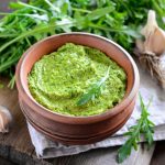 Pesto di rucola, un condimento appetitoso e facile da fare 2 Pesto di rucola: gustoso e facile