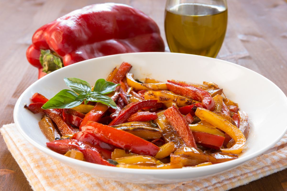 Peperoni in agrodolce, un contorno sfizioso e leggero 2 Peperoni in agrodolce: un contorno estivo leggero