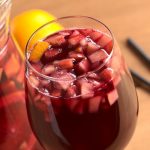 Sangria, prepara il cocktail più fresco e dolce dell'estate 1 Sangria: la bevanda più fresca dell'estate