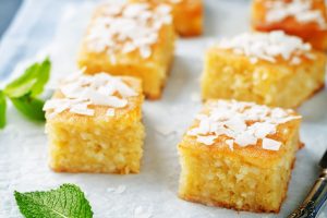 Torta al cocco, un dolce esotico e goloso per l&rsquo;estate