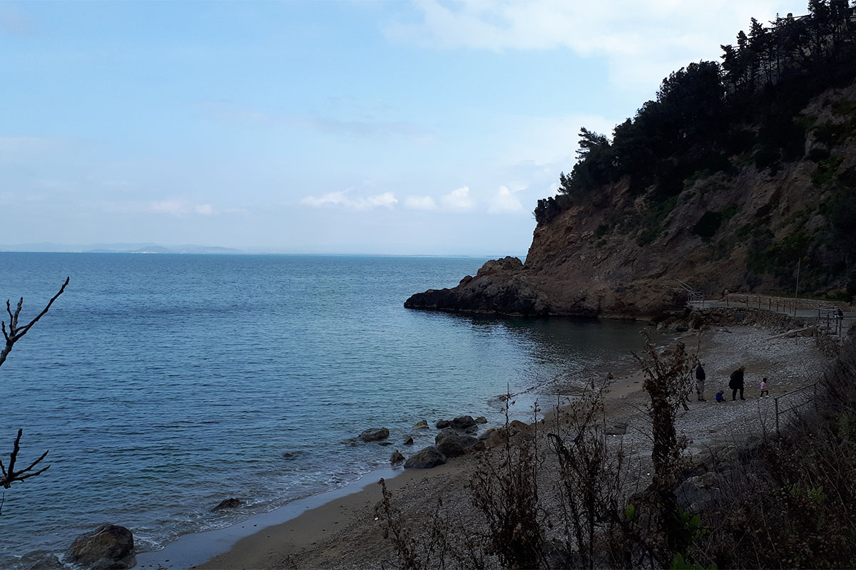 Alla scoperta dell'Argentario: Porto Santo Stefano e il fascino del passato 2 Ferrovia dimessa spiaggia