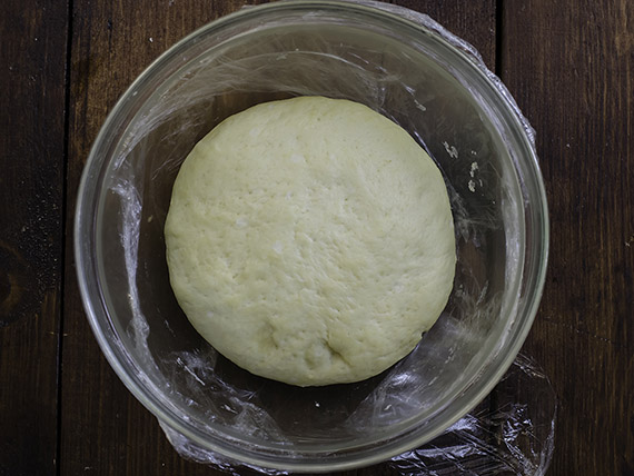 Grissini al sesamo fatti in casa: la ricetta di Melarossa 5 grissini al sesamo: quarto passaggio