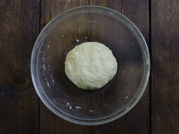 Grissini al sesamo fatti in casa: la ricetta di Melarossa 4 grissini al sesamo: terzo passaggio