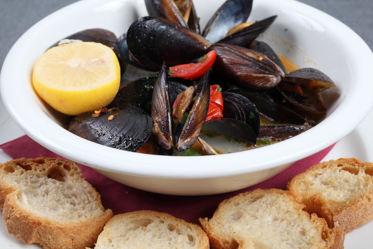 Impepata di cozze: la ricetta dell’antipasto di mare semplice e veloce 4 Impepata di cozze: provala anche col pomodoro
