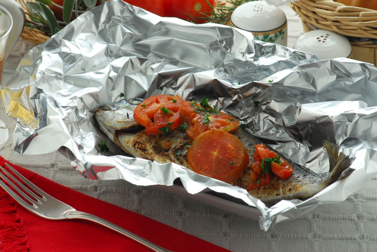 Orata al cartoccio, un secondo appetitoso e light 1 Orata al cartoccio: trucchi per il cartoccio perfetto
