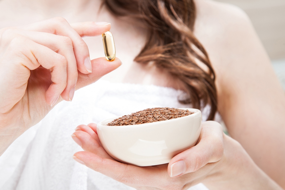 Semi di lino: proprietà, benefici, usi in cucina e in cosmesi 4 semi di lino integratori