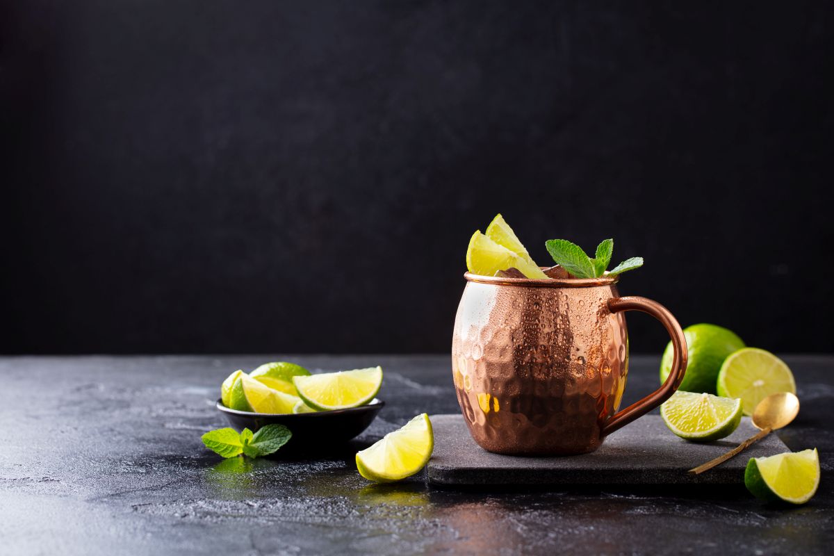 Moscow mule, scopri come preparare il celebre cocktail 4 Moscow mule: anche il mug fa la differenza