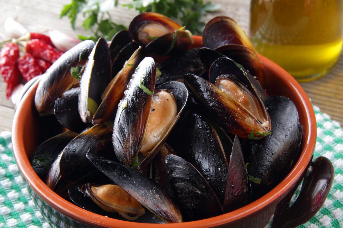 Cozze alla marinara, un antipasto leggero che profuma di mare 2 Cozze alla marinara: un piatto della nostra tradizione