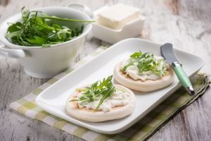 Tigelle: come preparare in casa le crescentine modenesi
