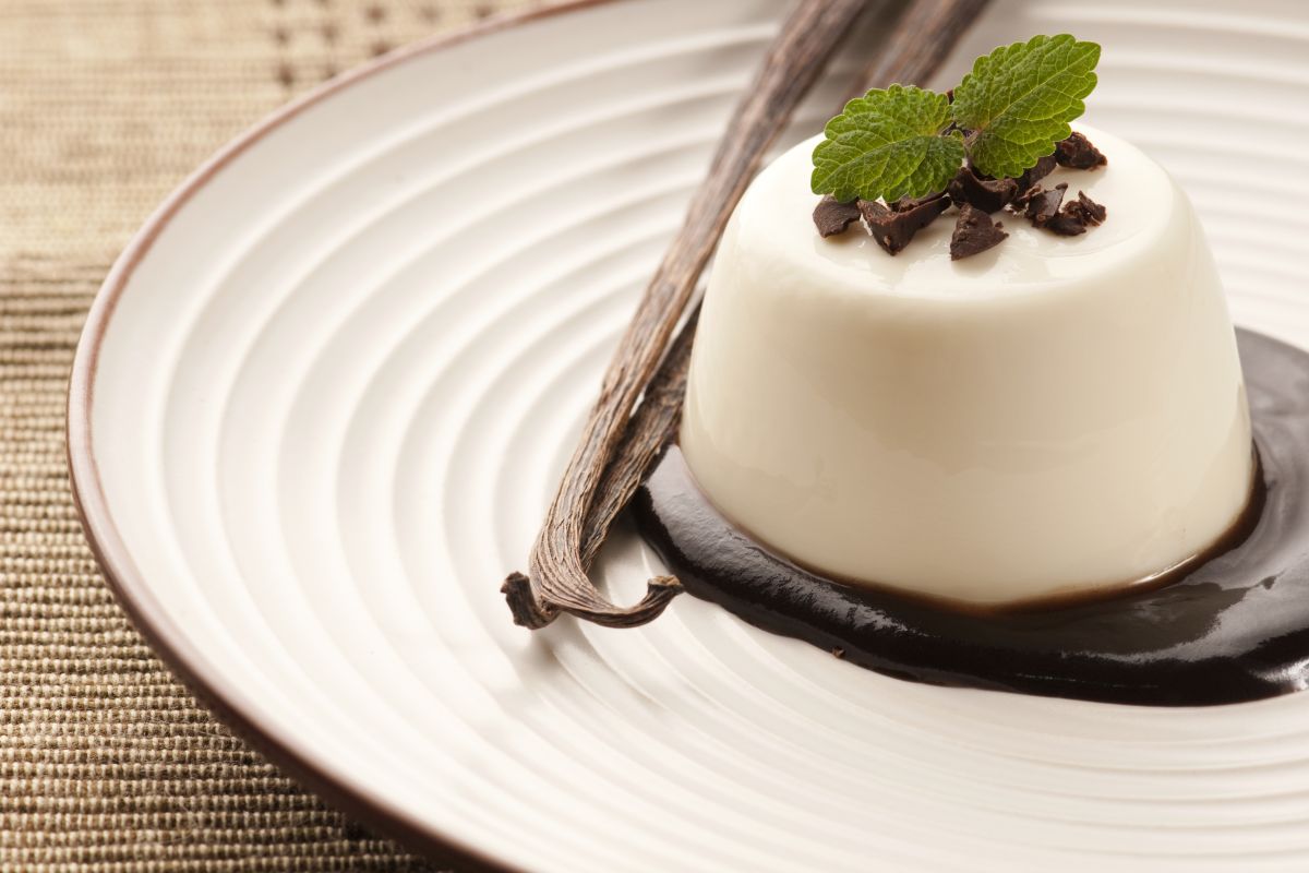 Panna cotta, un dessert senza tempo facile e goloso 5 panna cotta al cioccolato: la variante super golosa