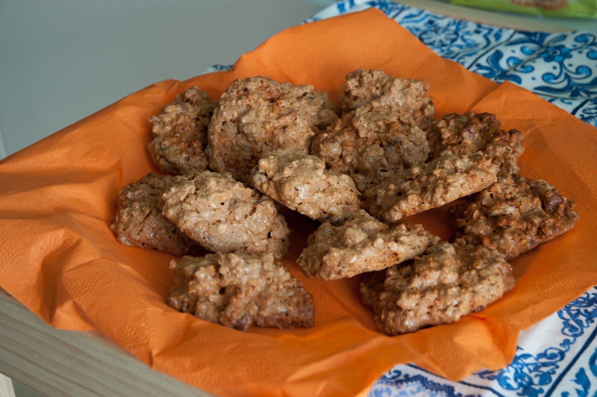 Brutti ma buoni: la ricetta veloce per fare dei biscotti deliziosi 2 ricetta brutti ma buoni
