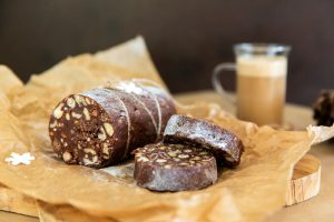 Salame di cioccolato, la ricetta classica di un dolce che conquista tutti