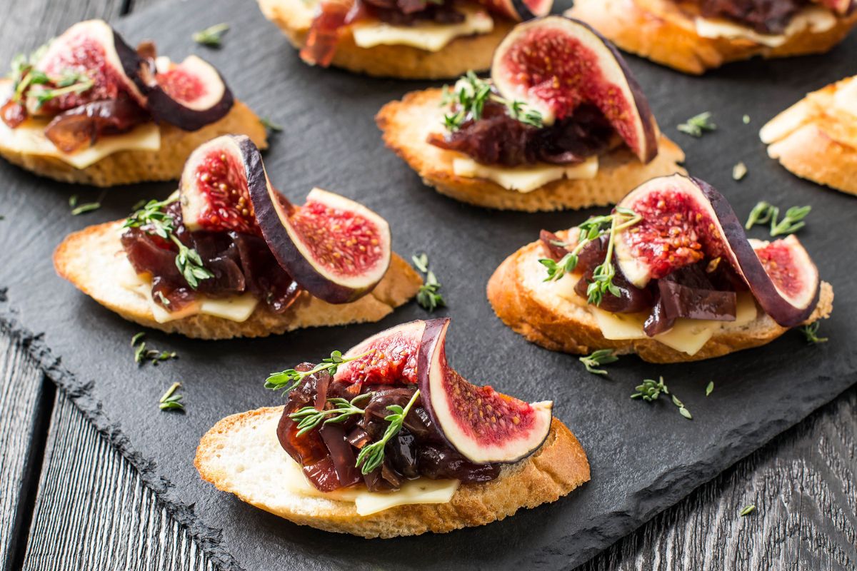 Fico: proprietà, usi e controindicazioni per la salute 2 Bruschette con i fichi