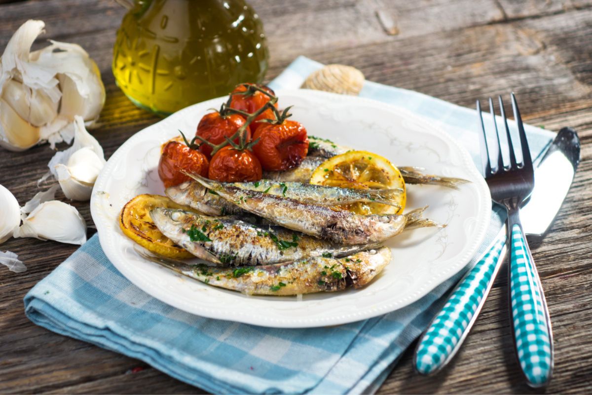 Prezzemolo: il re delle erbe aromatiche tra proprietà, benefici, controindicazioni e ricette 7 sardine al prezzemolo: la ricetta