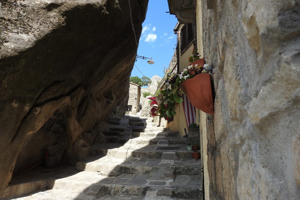 Alla scoperta delle Dolomiti Lucane: un viaggio tra i borghi più belli d'Italia 4 alla scoperta delle dolomiti lucane borgo