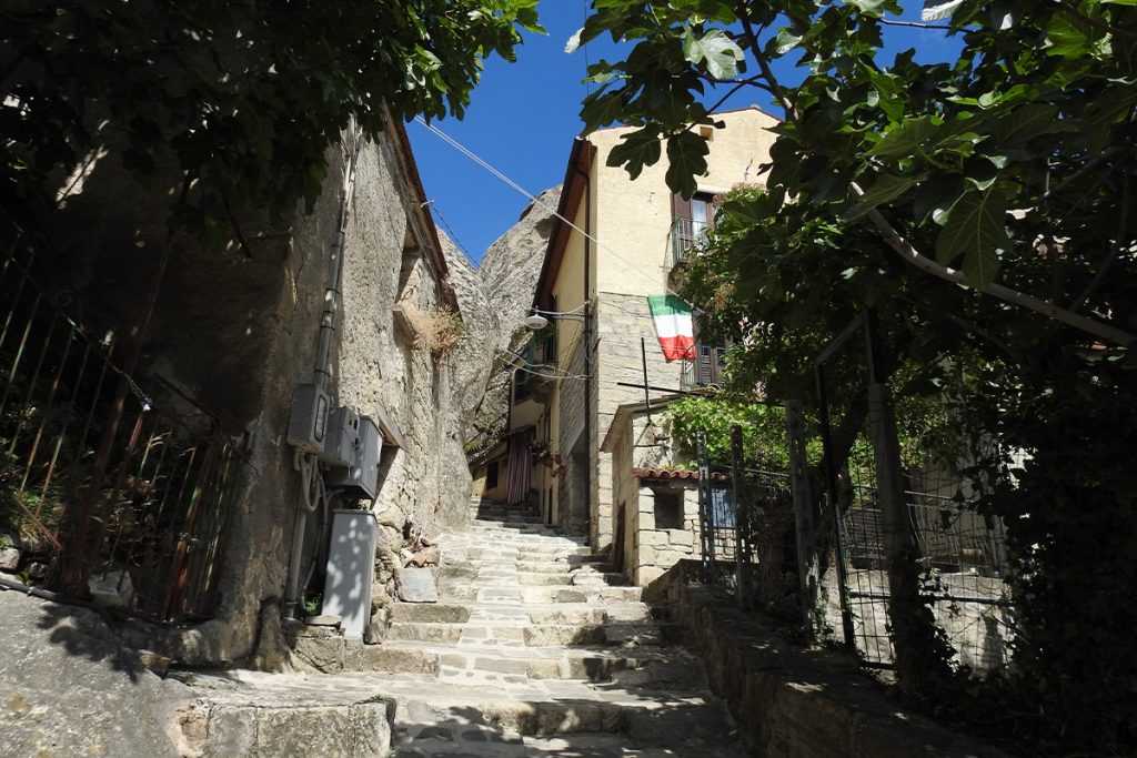 Alla scoperta delle Dolomiti Lucane: un viaggio tra i borghi più belli d'Italia 5 alla scoperta delle dolomiti lucane castelmezzano