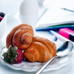 Cornetti fatti in casa, una golosità per la nostra prima colazione 1 Cornetti fatti in casa, per una colazione dolce e leggera