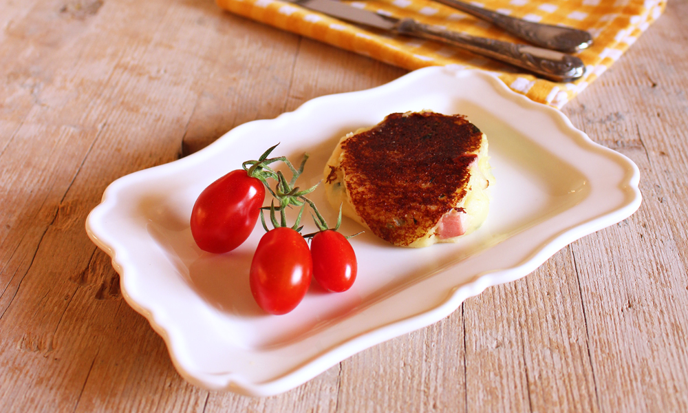 Crescenza: cos'è, differenza con lo stracchino, benefici, valori nutrizionali e ricette 3 foccaccine di patate con crescenza