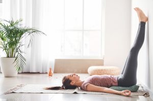 Ginnastica posturale: a cosa serve, benefici, esercizi M&eacute;zi&egrave;res per il mal di schiena e cervicale infiammata
