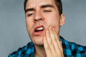 Granuloma dentale: cos&rsquo;&egrave;, cause, sintomi, complicanze e come curare l&rsquo;infezione