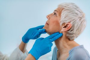 Ipertiroidismo: cos&rsquo;&egrave;, cause, sintomi, diagnosi, cure e dieta