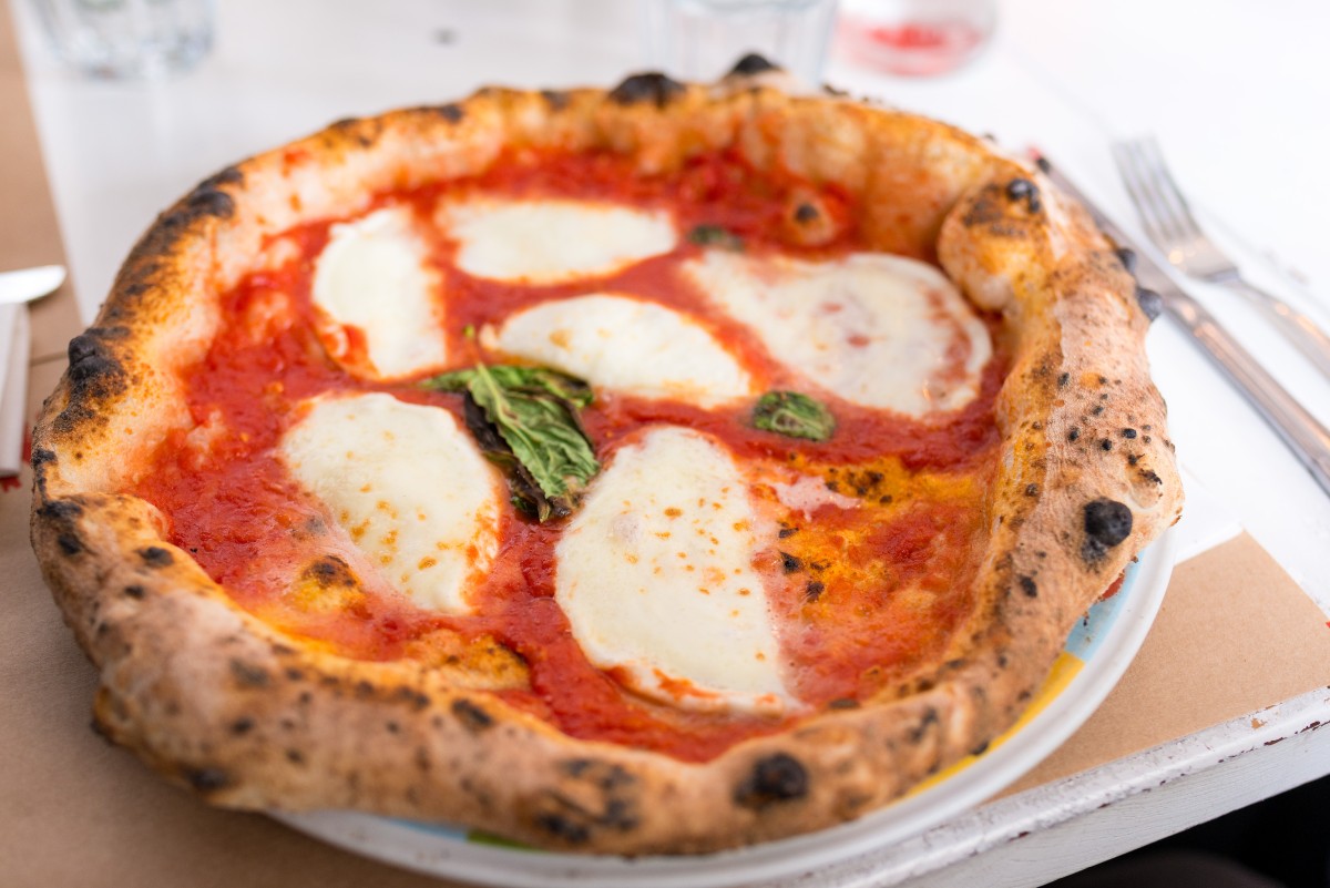 Pizza napoletana: ricetta, impasto e condimenti 2 ricetta pizza napoletana