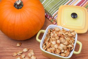 Semi di zucca tostati, uno snack gustoso e ricco di qualit&agrave;